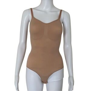 Skims seamless body sculpting Bodysuit with bottom snaps shapewear XXS/XS